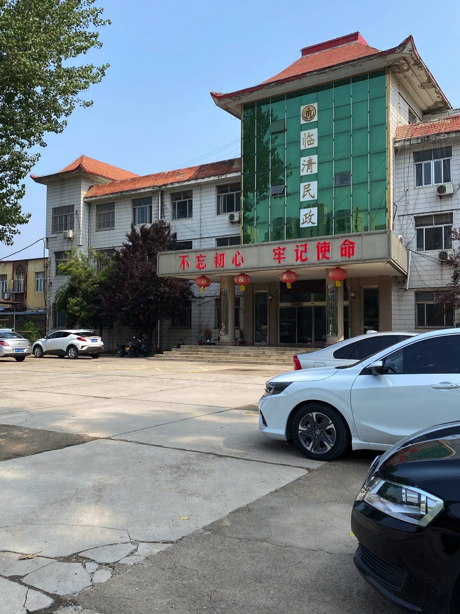 民政局南邻游园