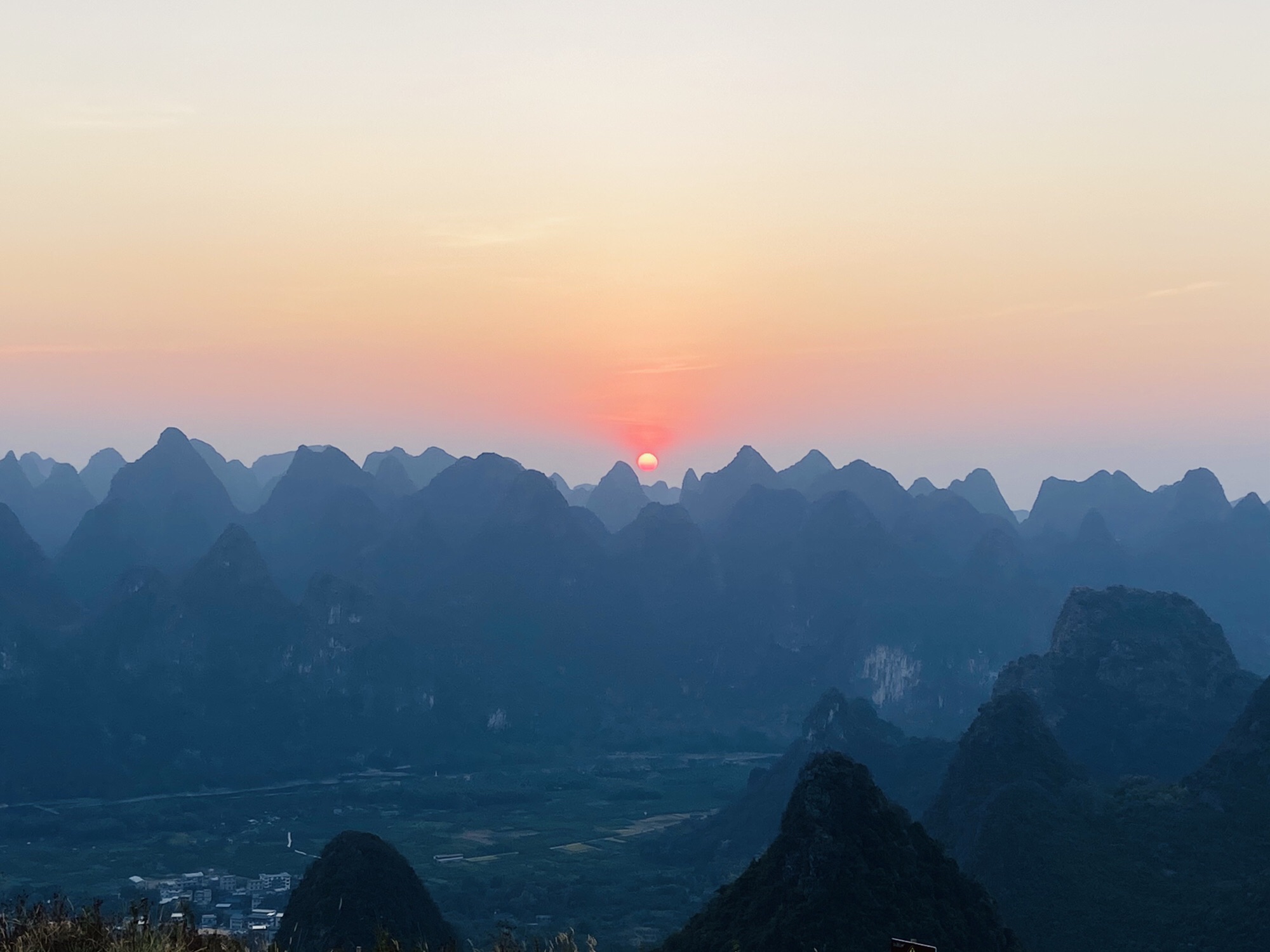 桂林市雁山区草坪乡大狮湾云顶观光