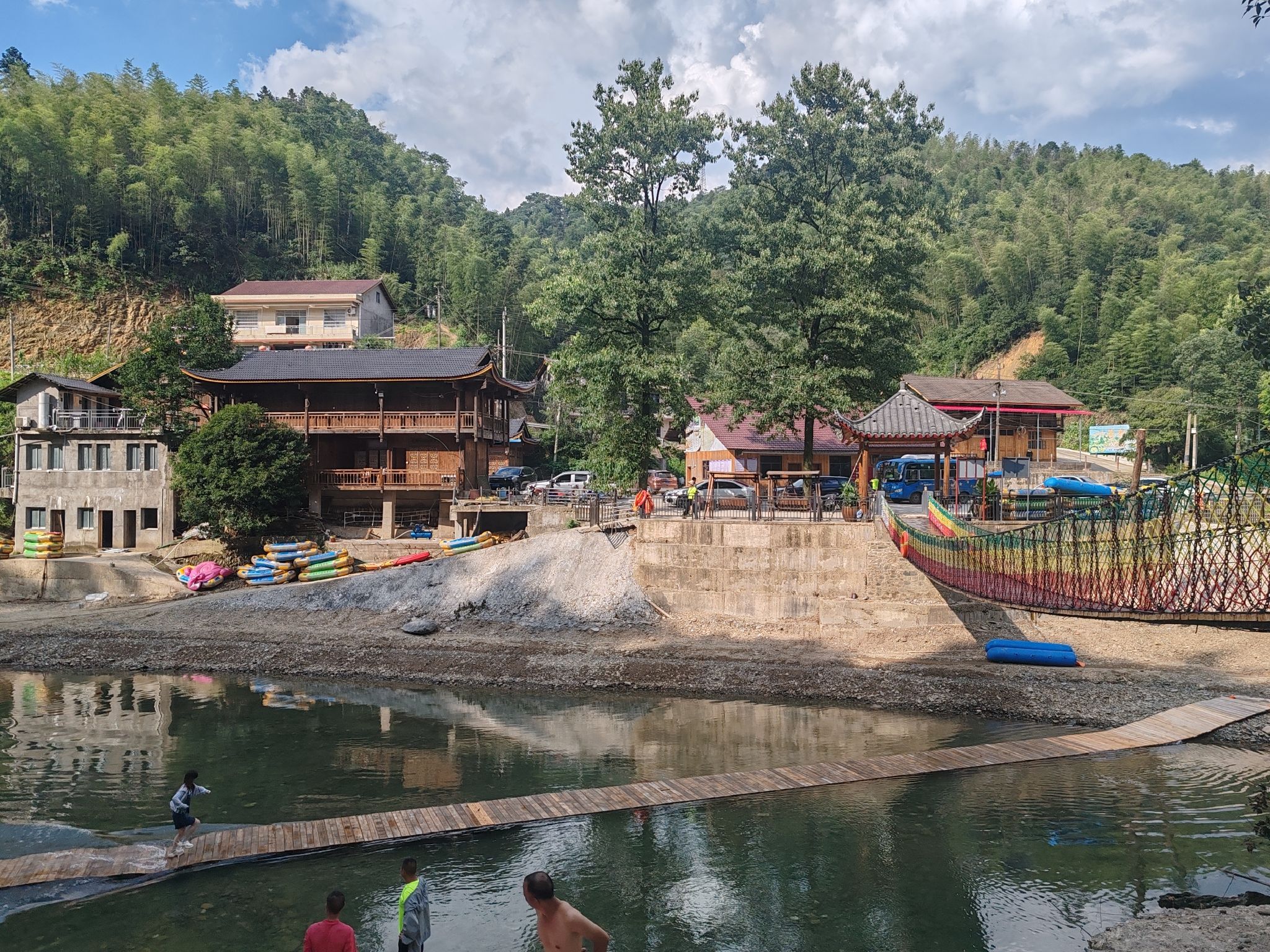 乌云界两溪口漂流生态旅游区