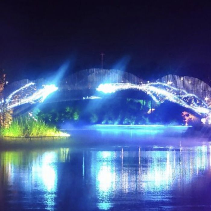 高明湖公园