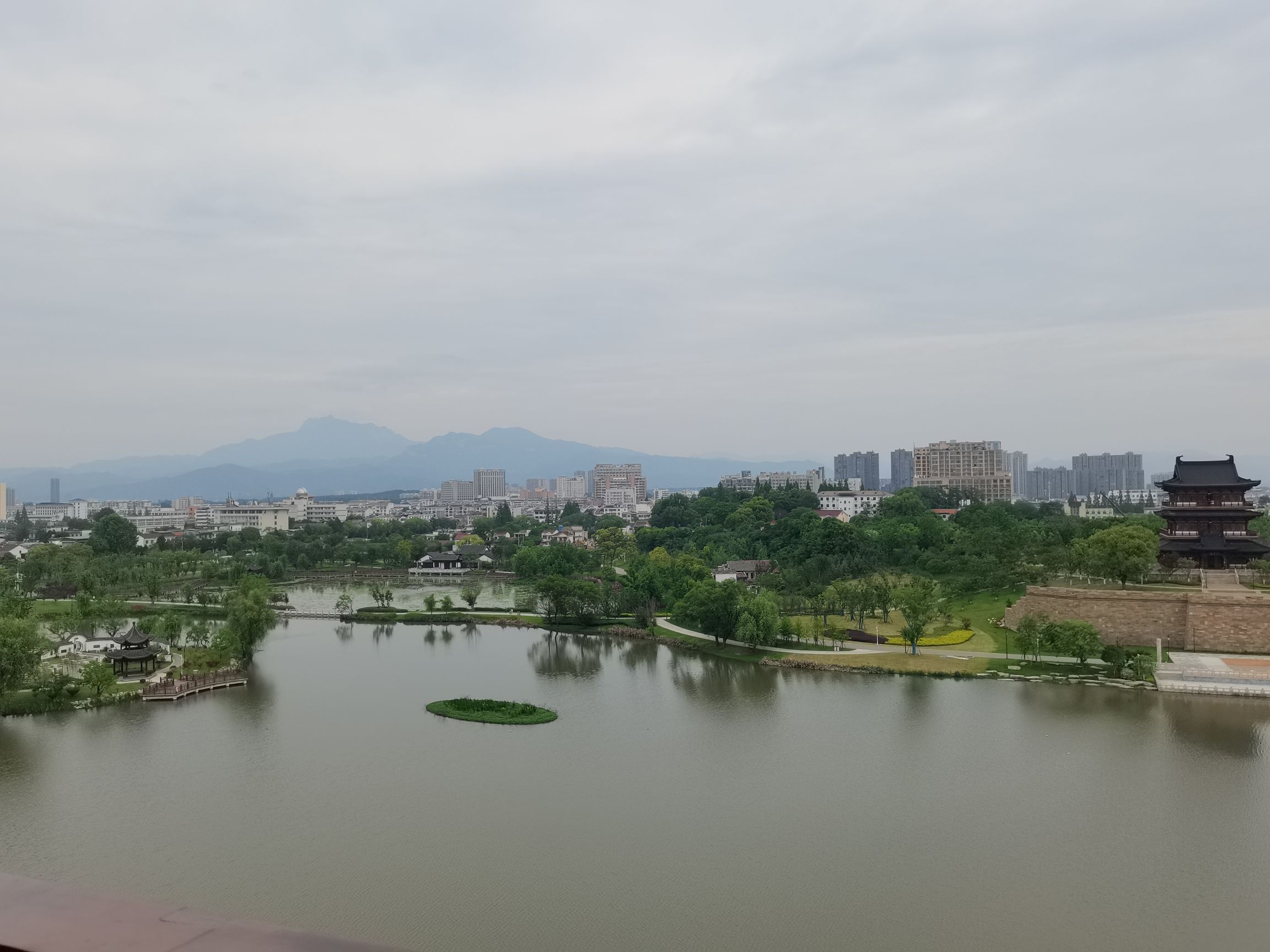 雪湖