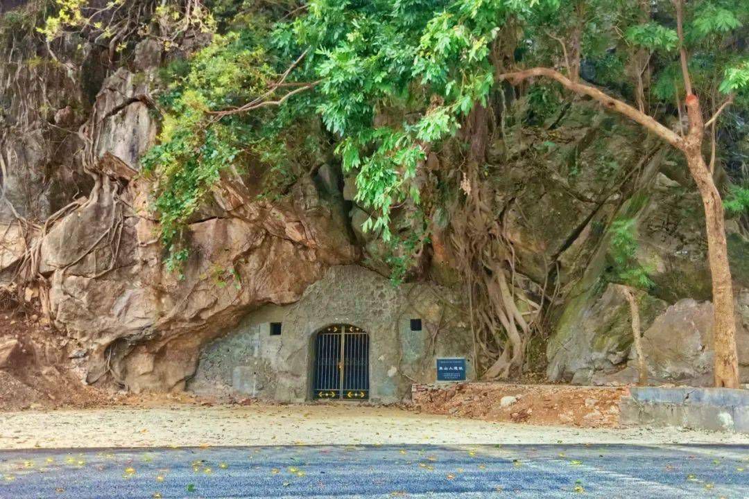灵山人遗址公园(暂停开放)