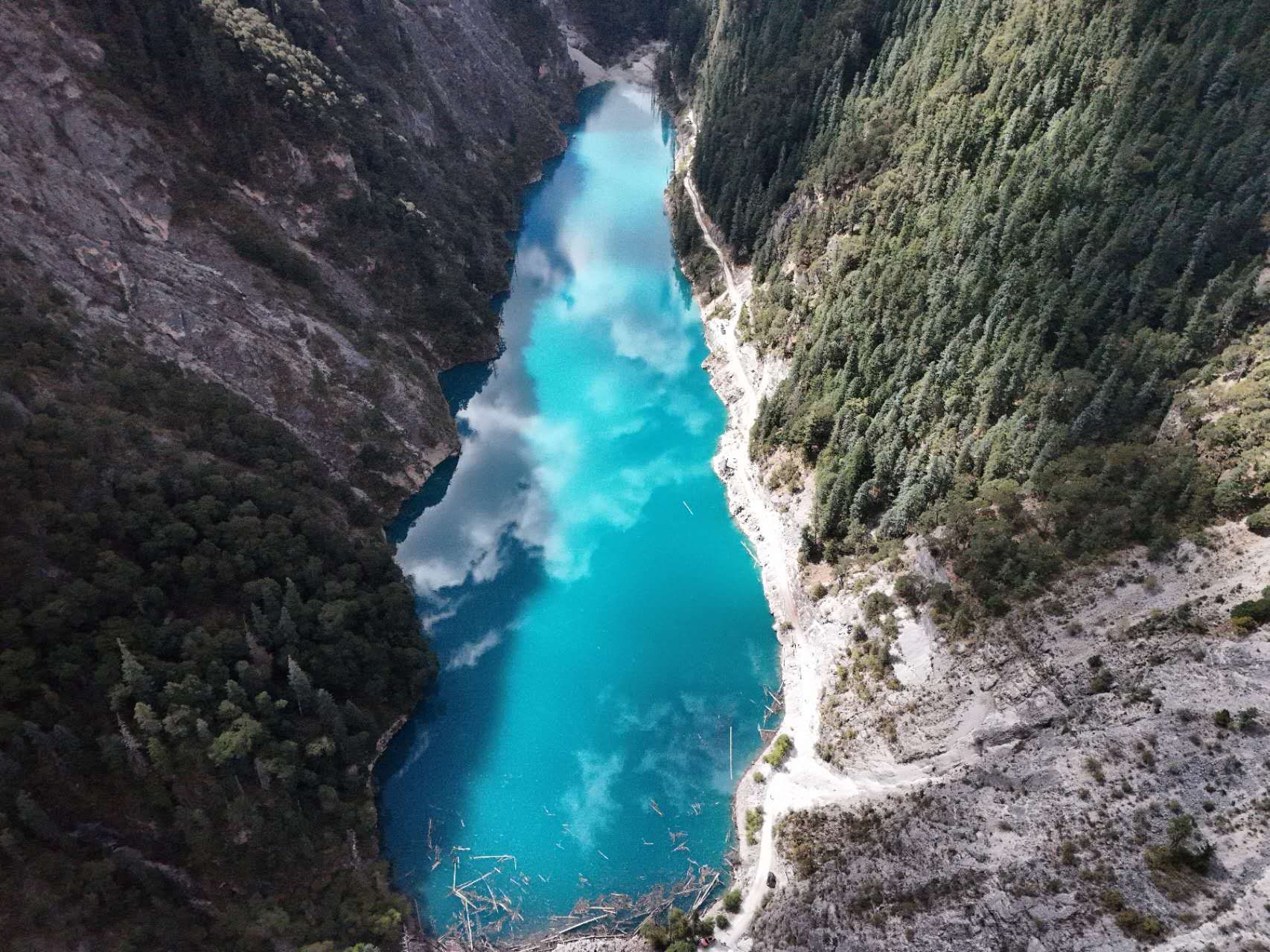 巴巴沟蓝松湖(暂停开放)