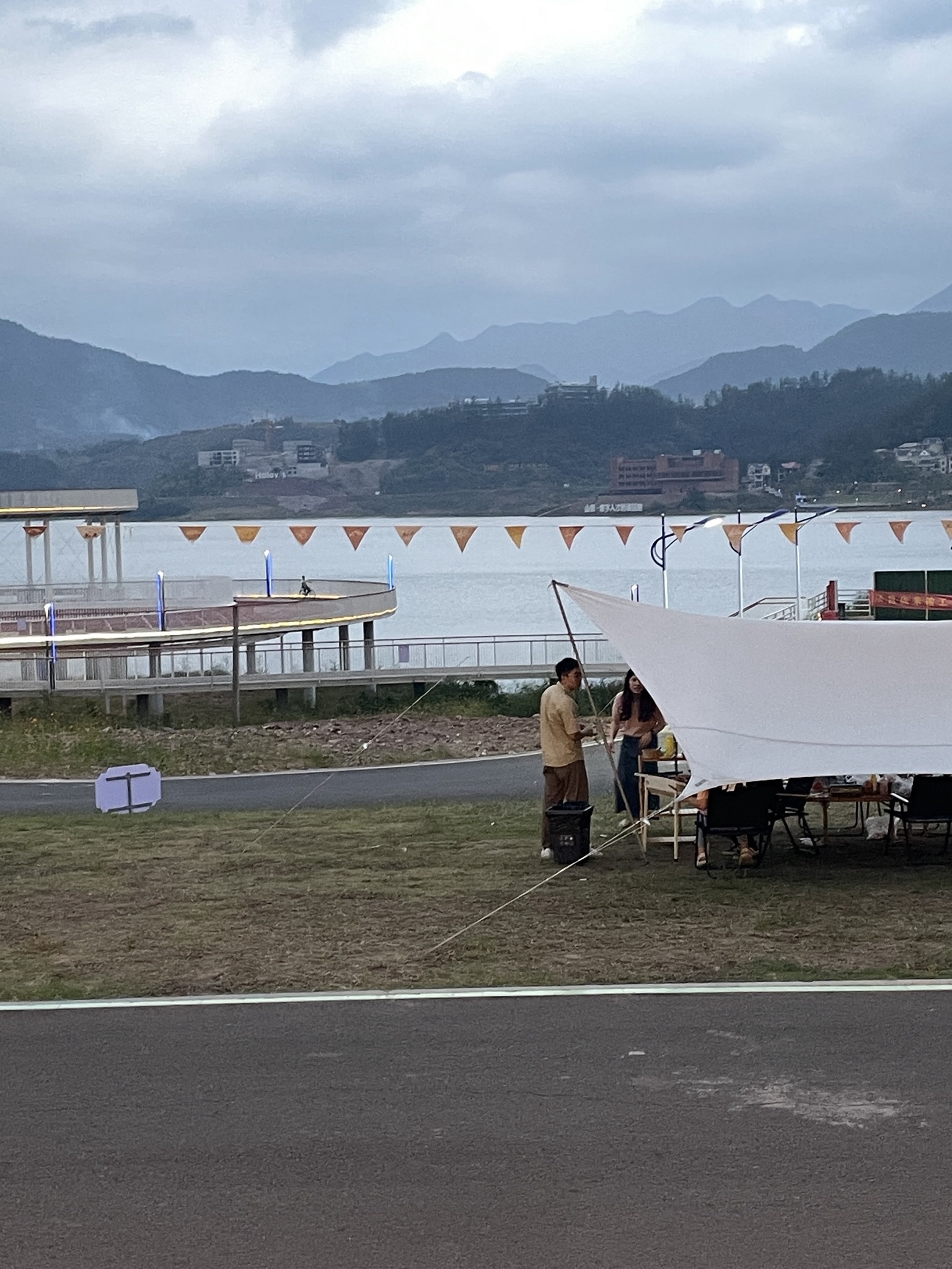 仙侠湖水丽公园旅行图片