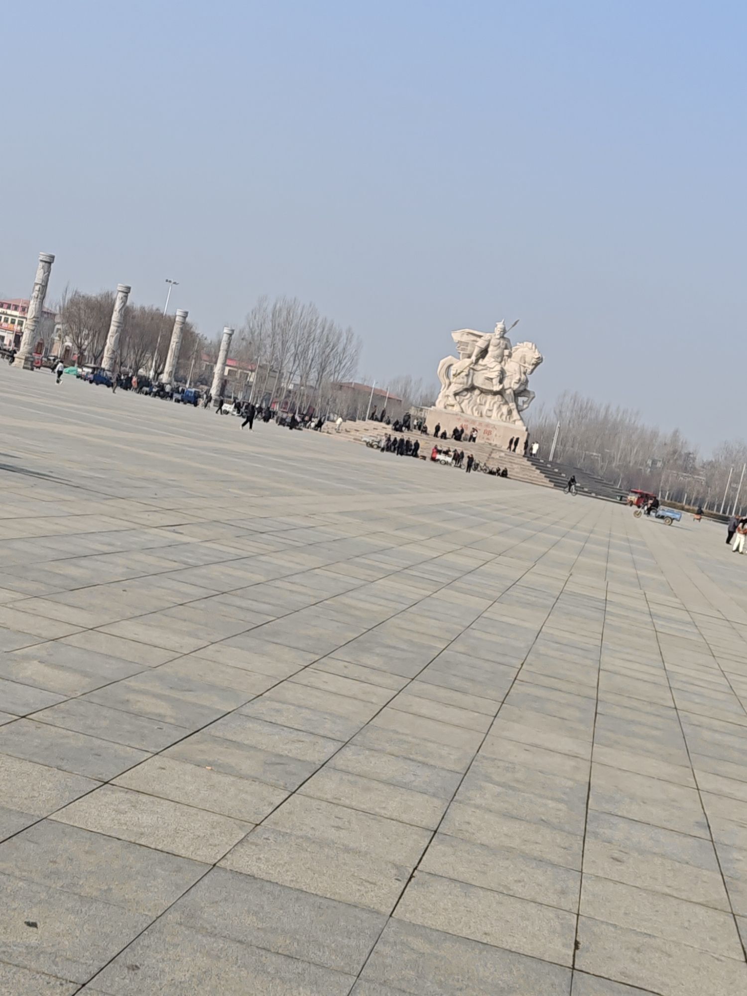 杨家将杨六郎雕像广场