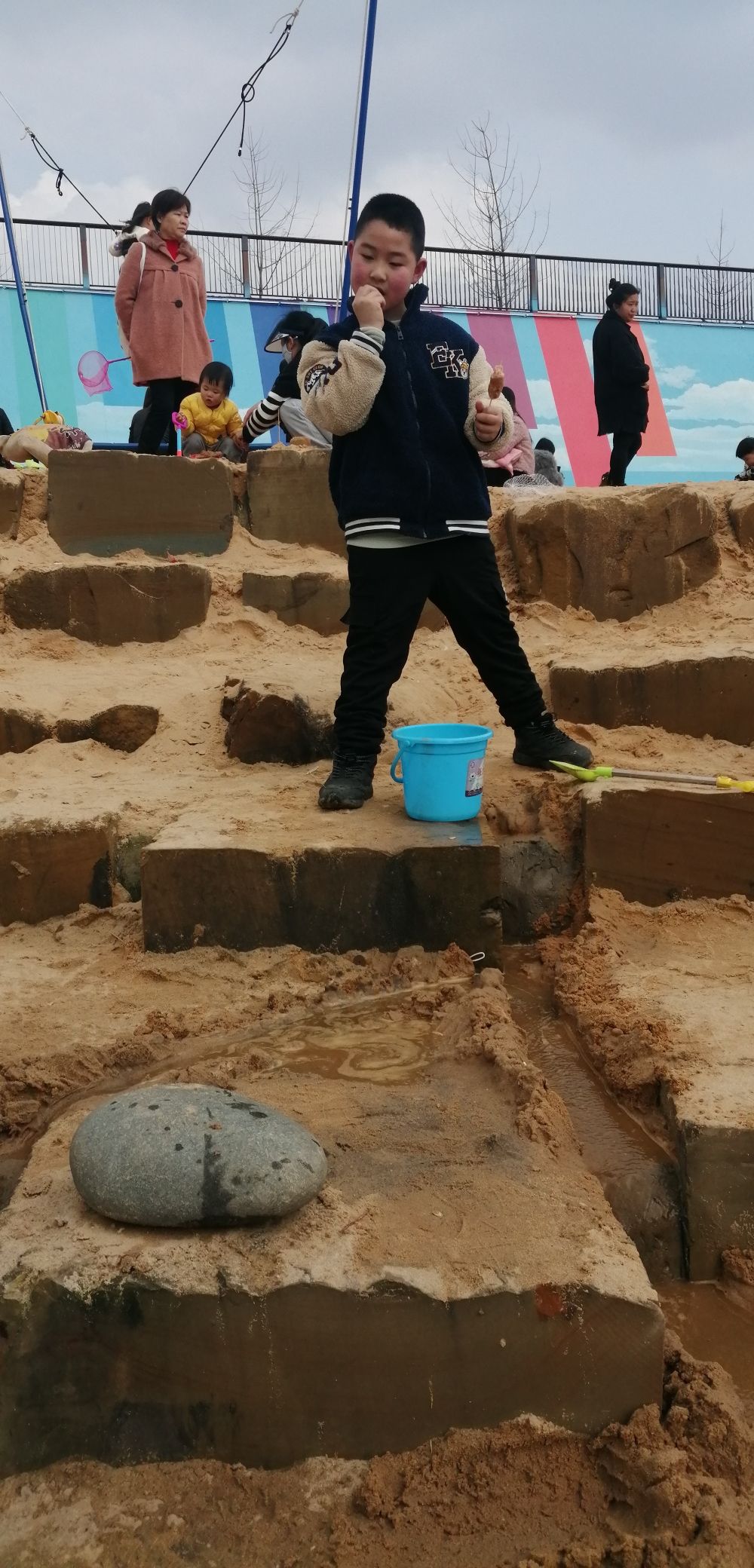 黄金江岸