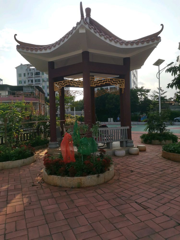 东教场背六角亭
