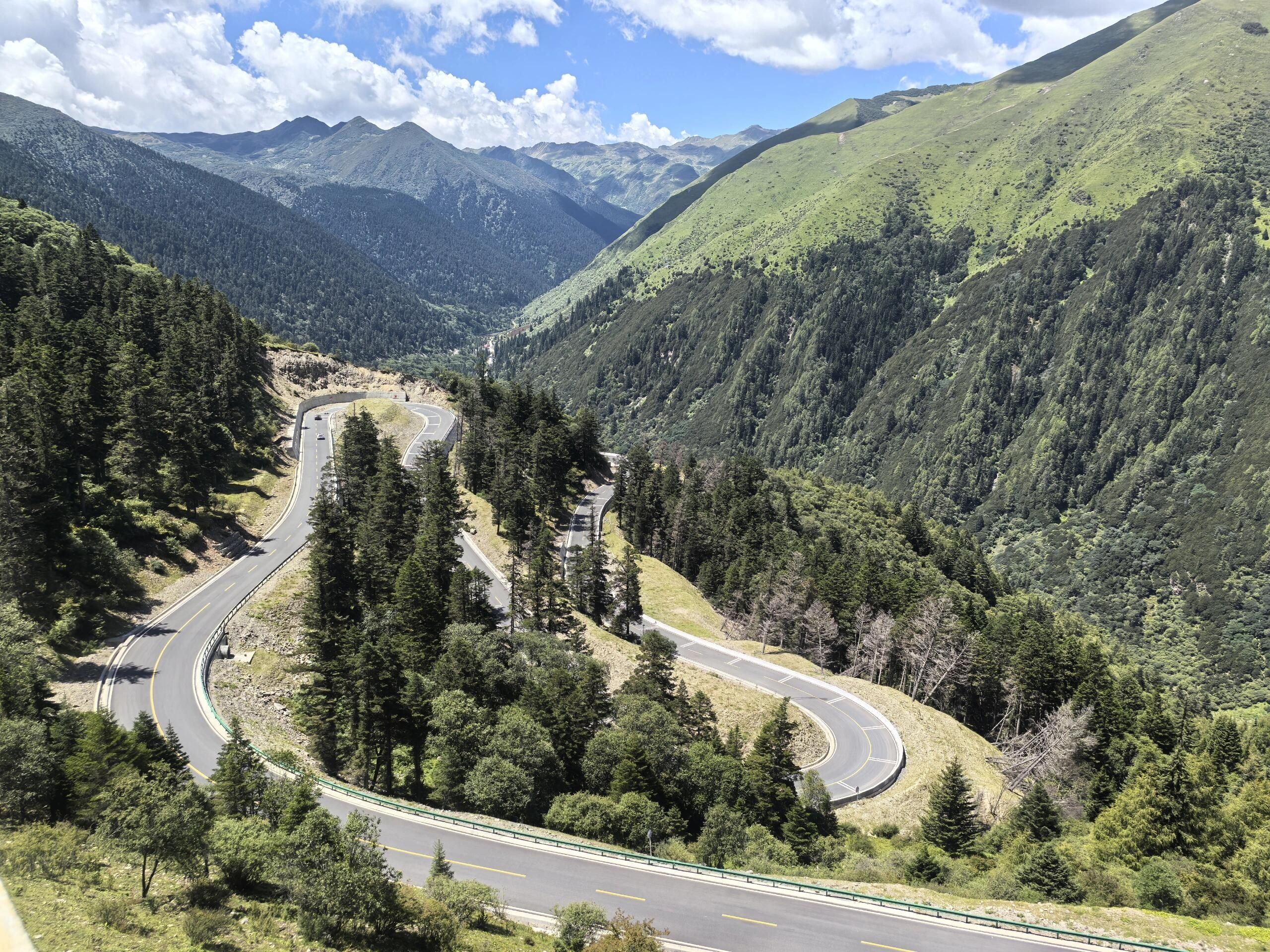 夹金山长征观景台旅行图片