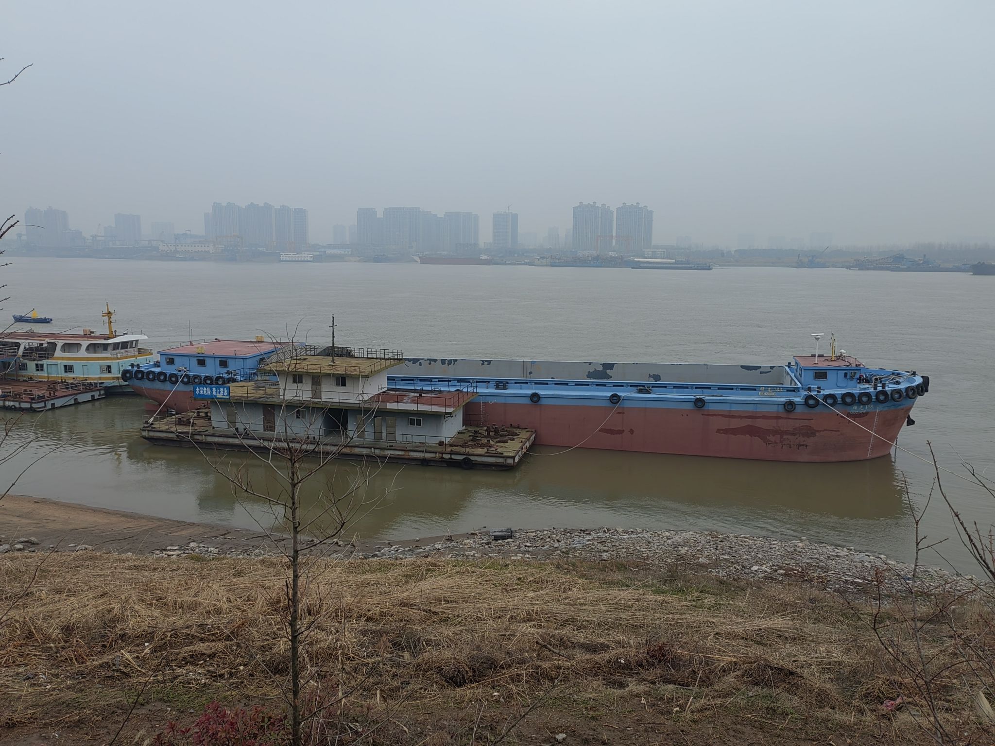 江滩休闲广场