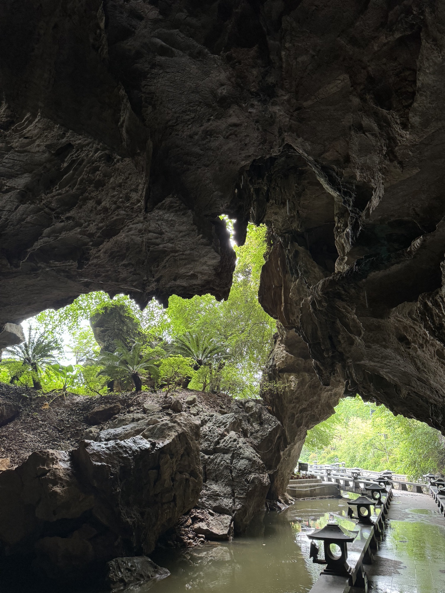 桂林壶山岩洞
