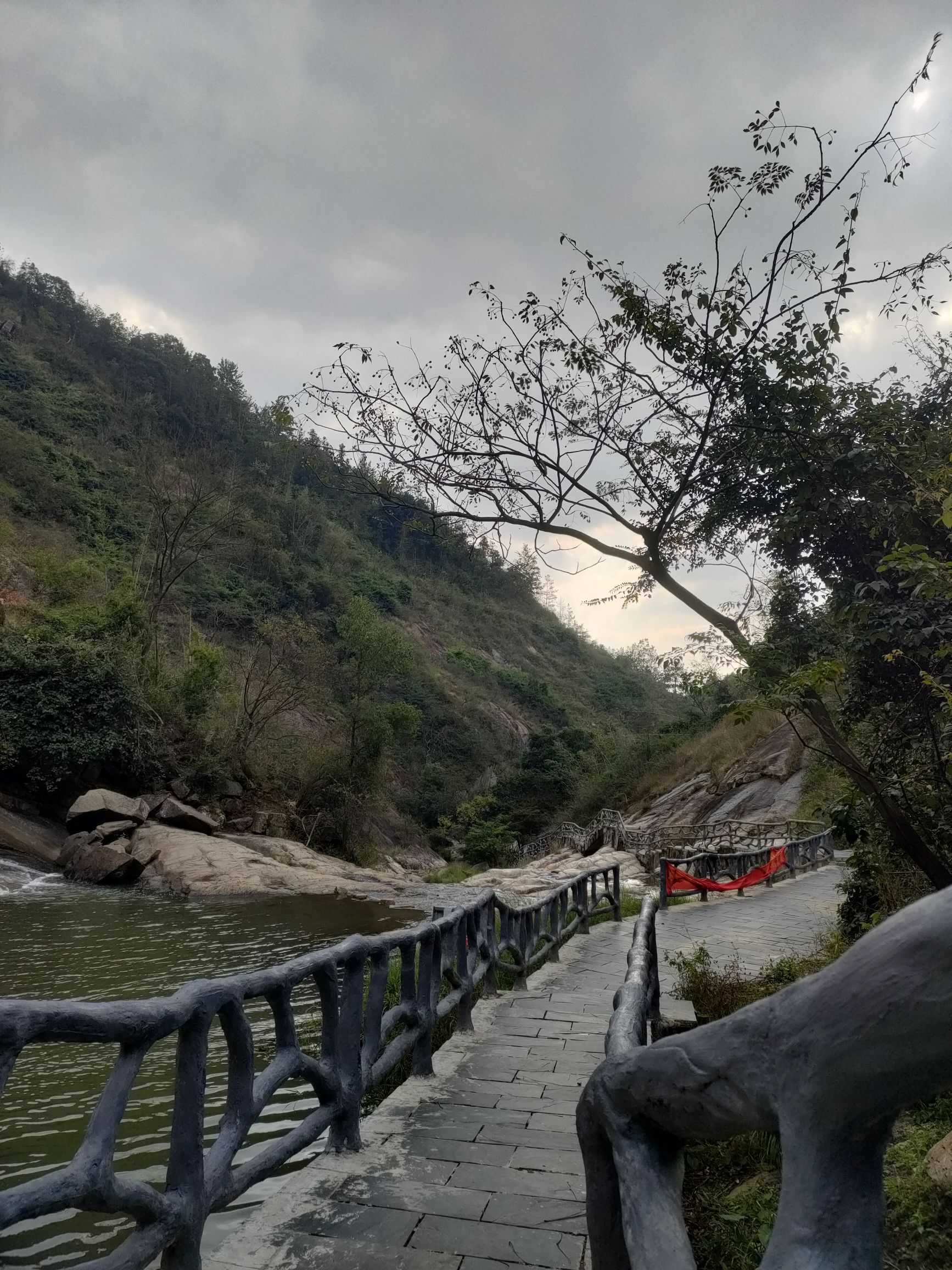 滴水寨瀑布旅行图片
