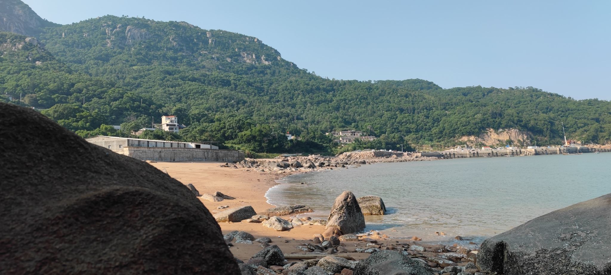 青官蓝沙滩