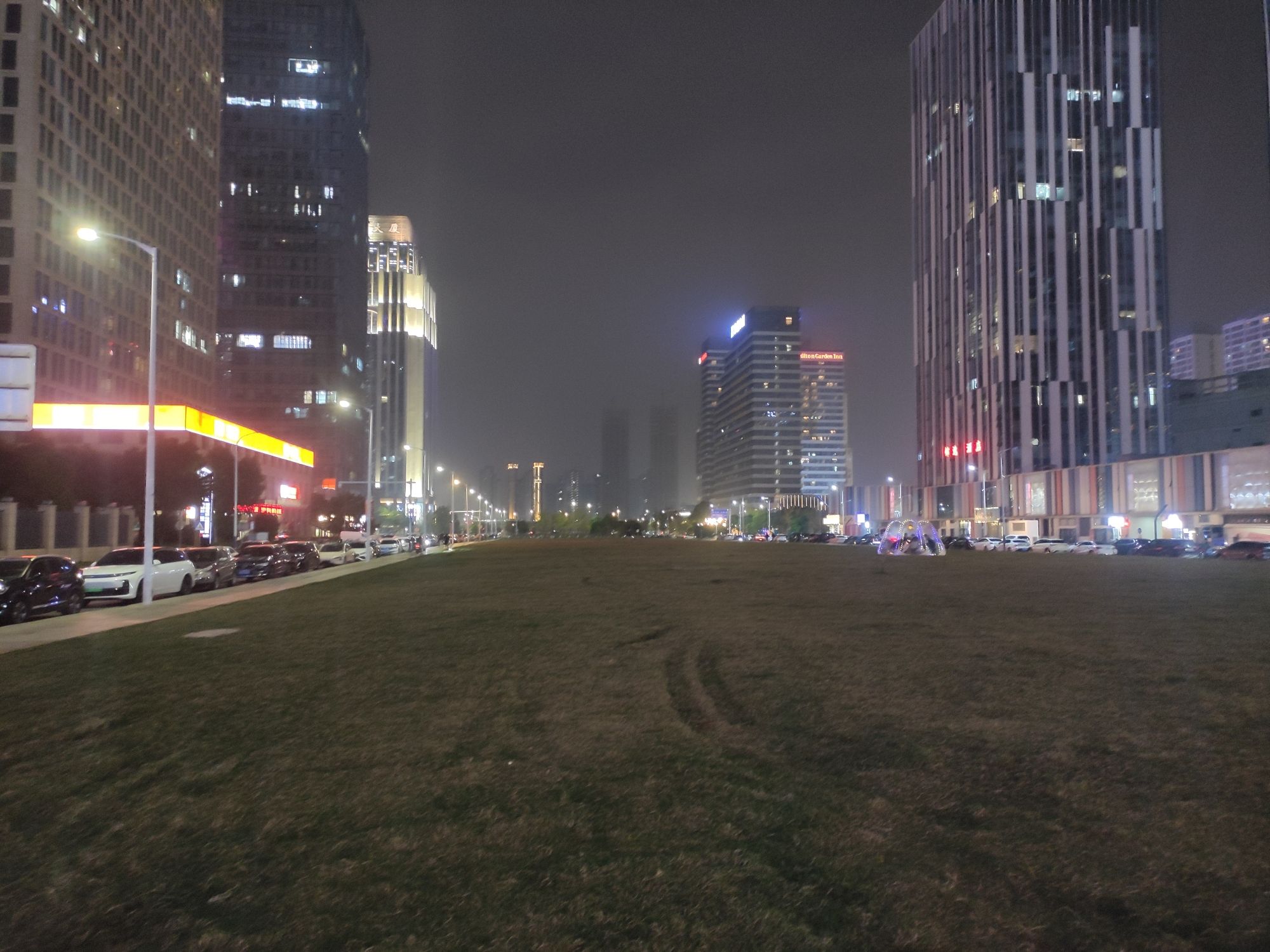 红谷滩中央绿廊广场