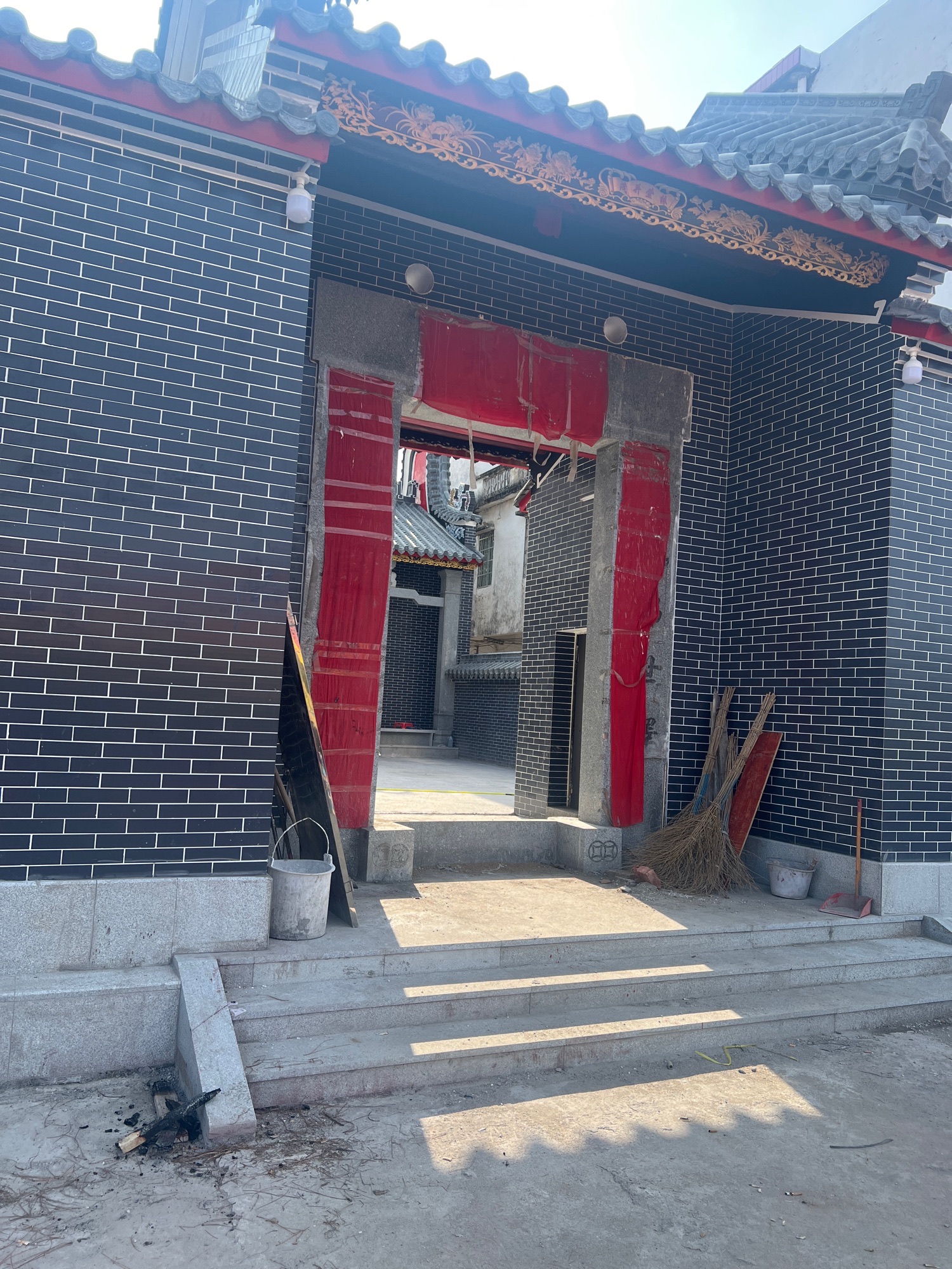 七拱大塘莫屋秀发公祠堂