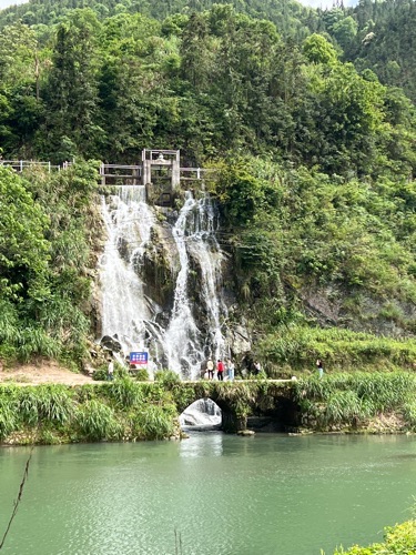 花厅瀑布