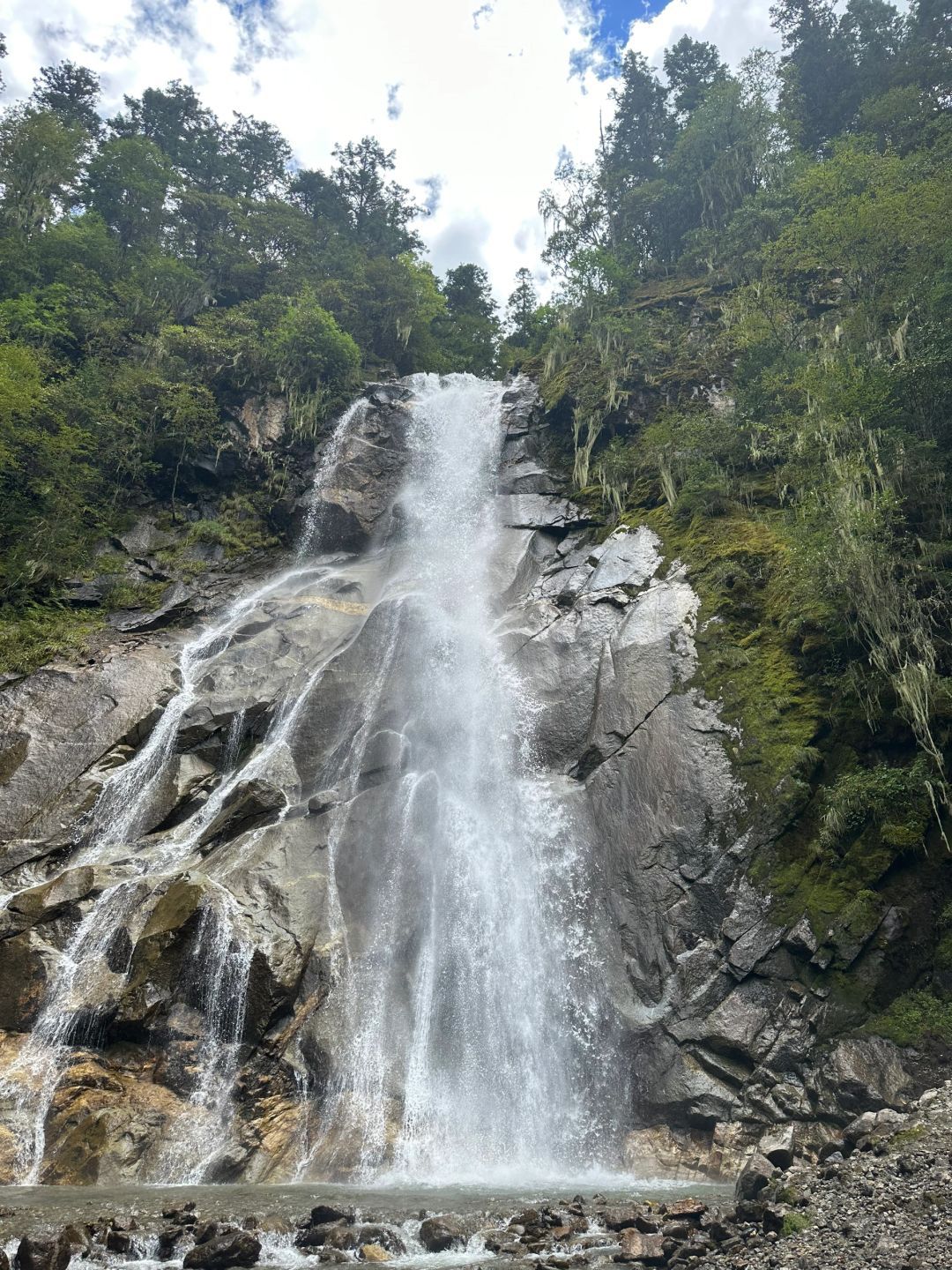 理小路雷神王网红瀑布旅行图片