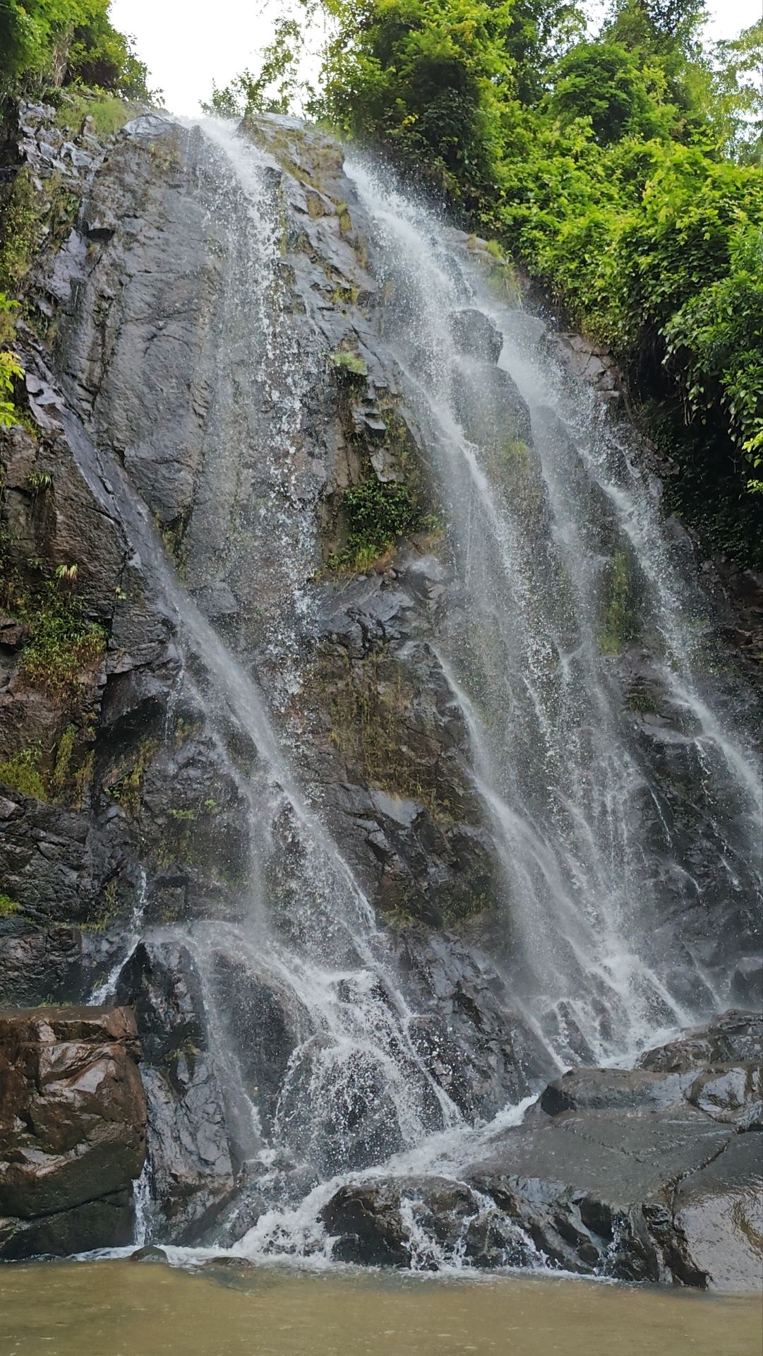 河山瀑布