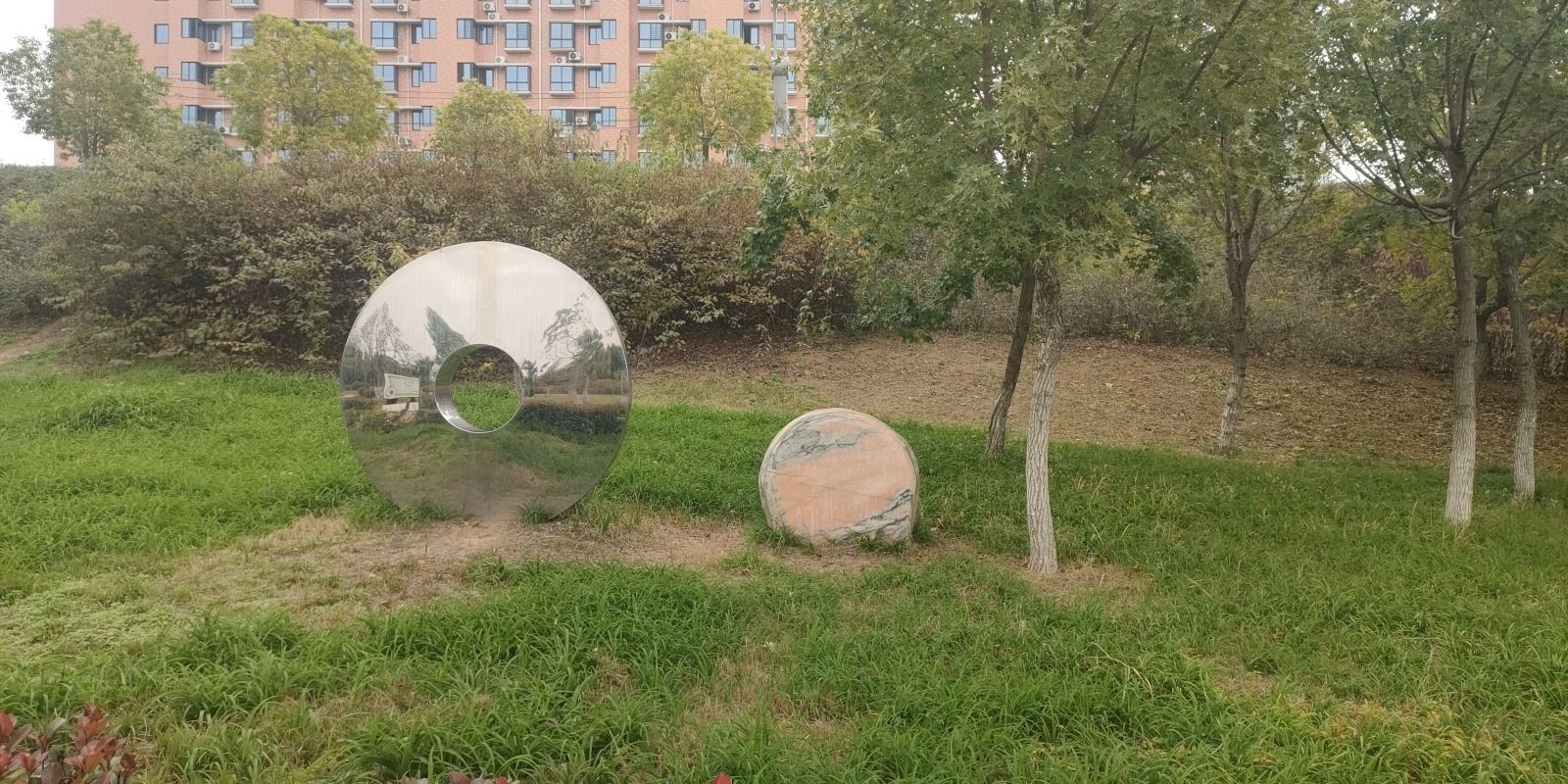 无中生有雕塑