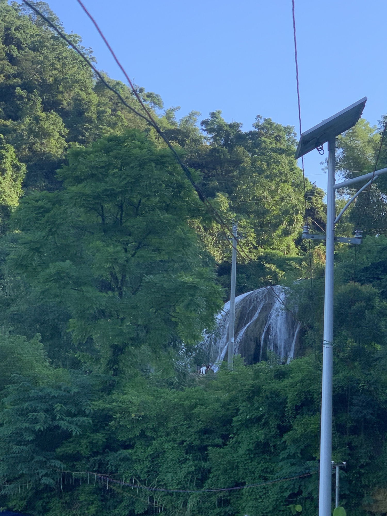 隆安岜岑瀑布