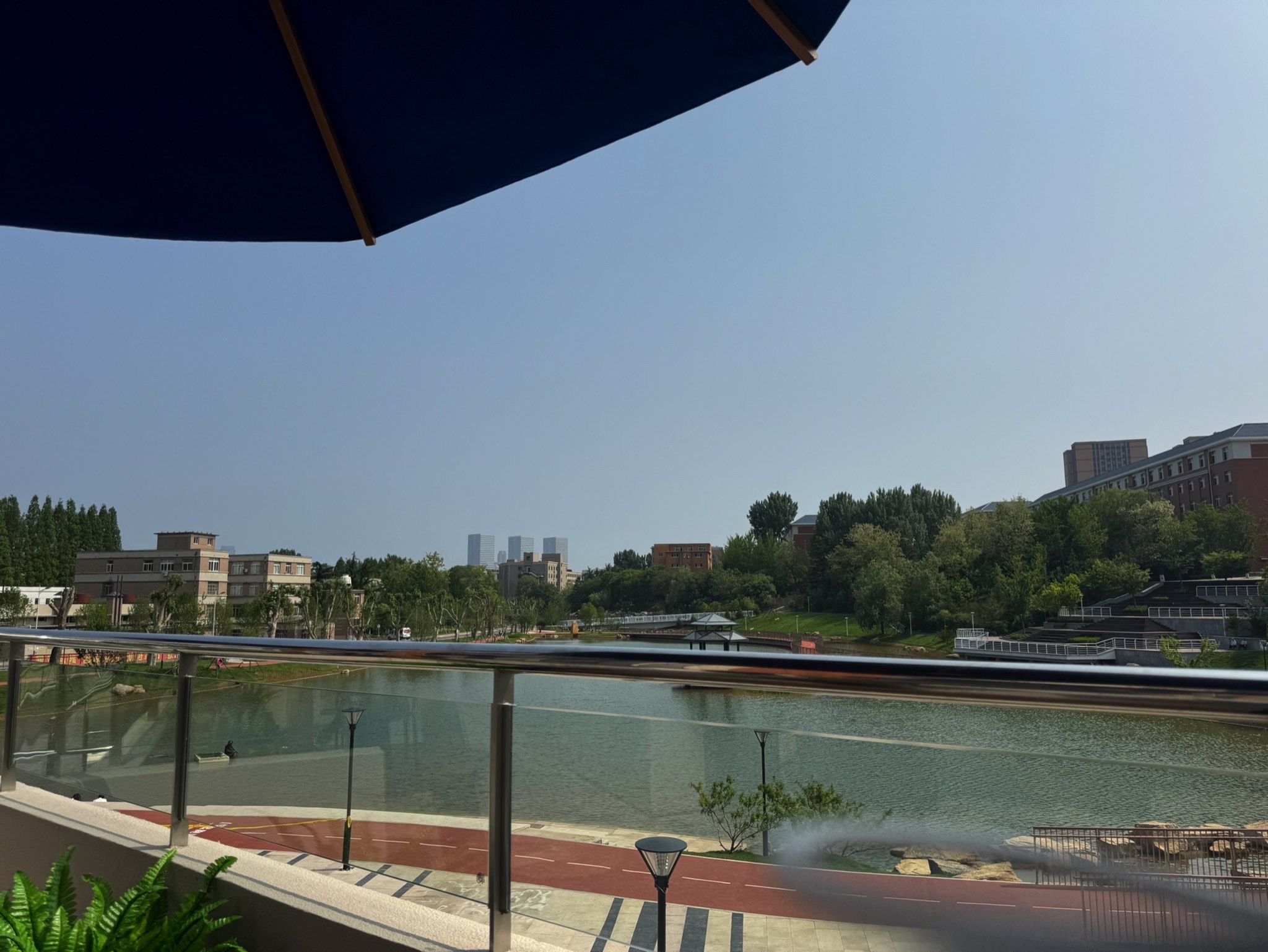 大连理工大学凌水湖