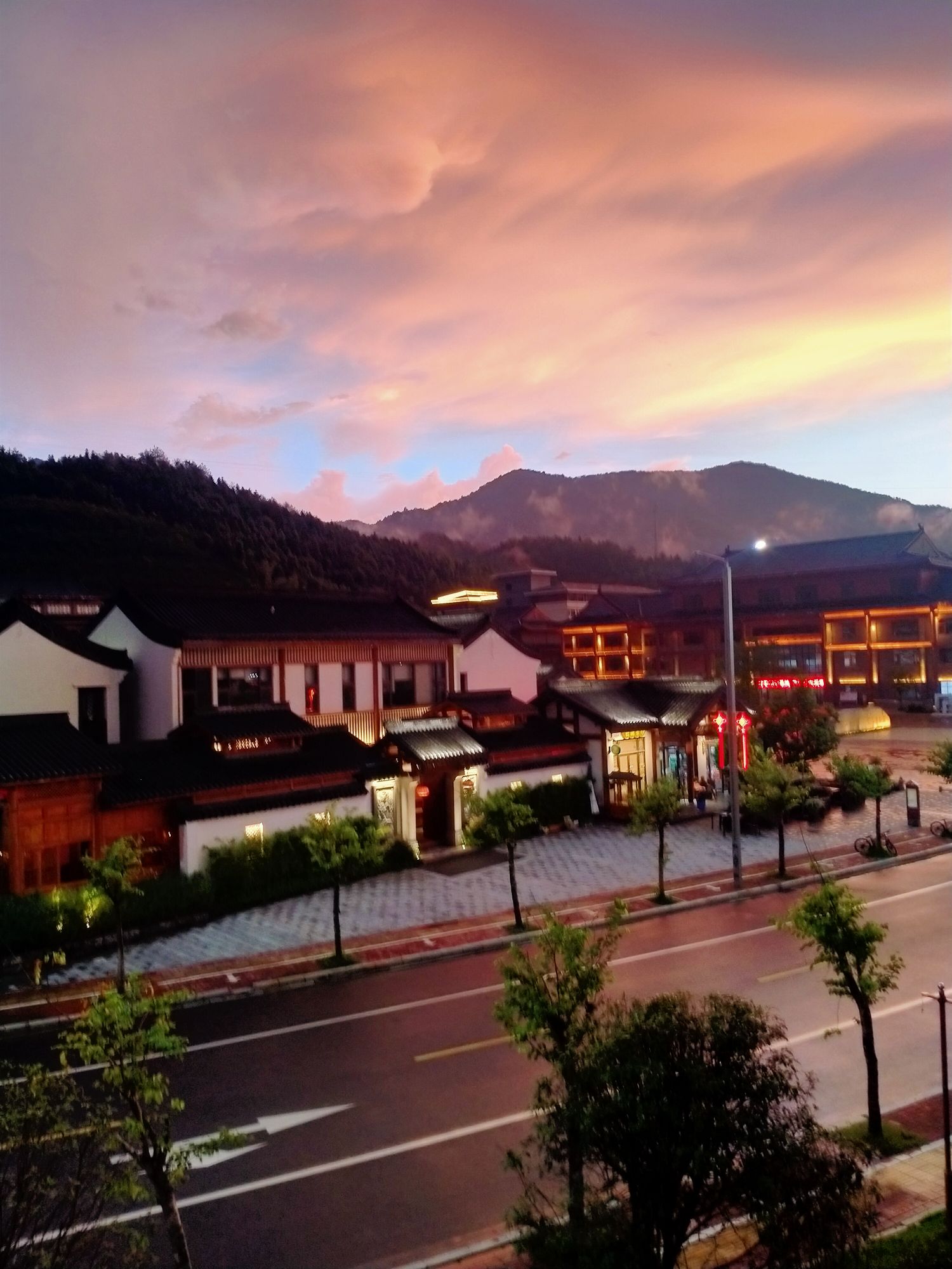 三立广场旅行图片