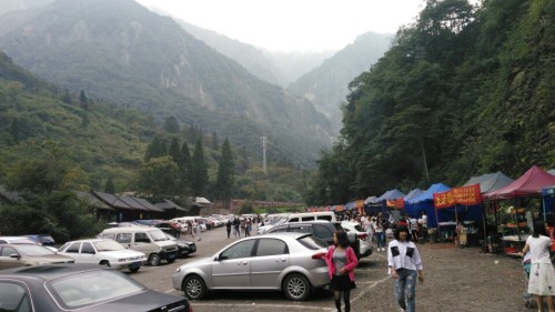 卧龙谷瀑布旅行图片