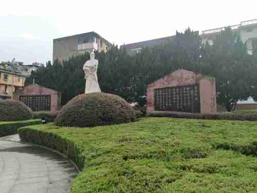 辛弃疾广场旅行图片