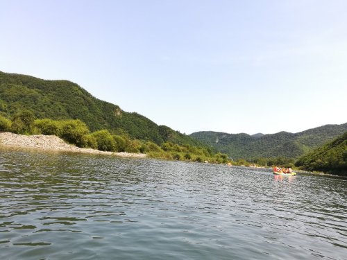 雅河漂流旅行图片